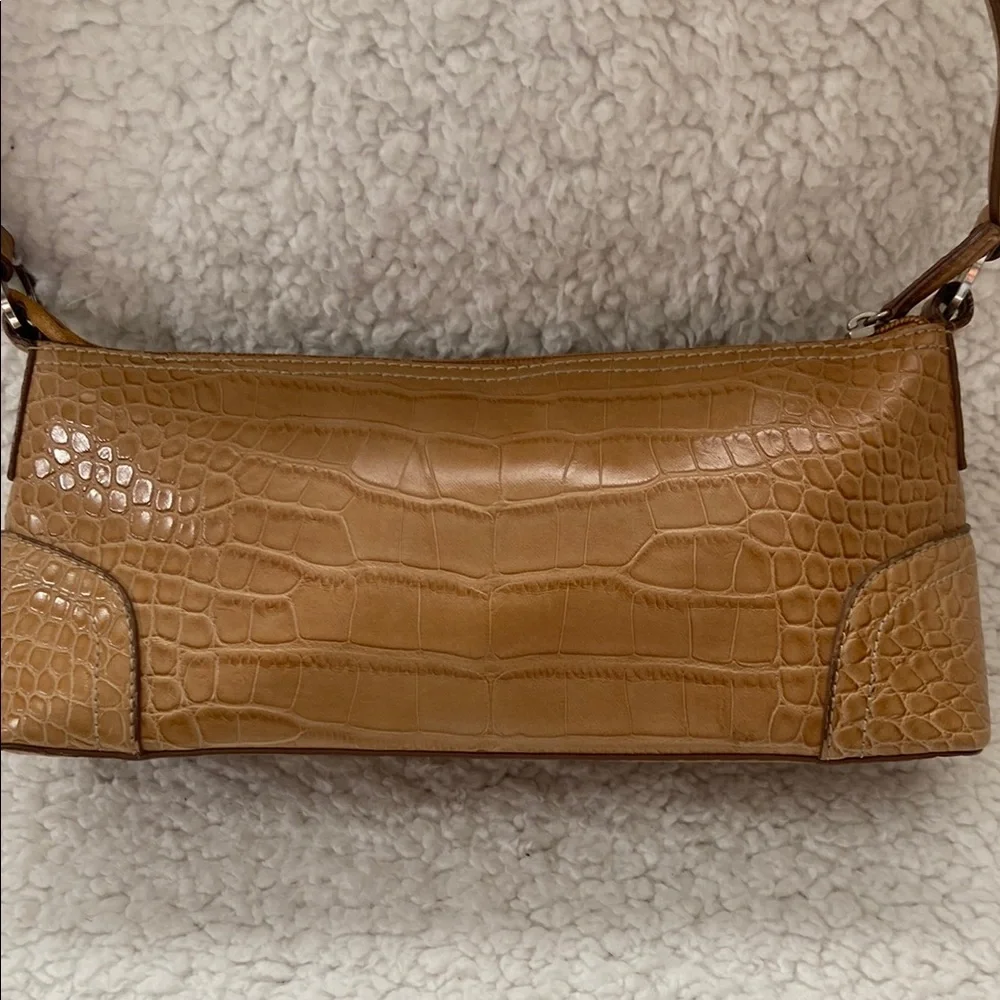 Tommy Hilfiger Tan Shoulder Bag with Alligator Print - Picture 3 of 9